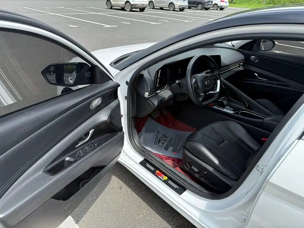 Hyundai Elantra 2022