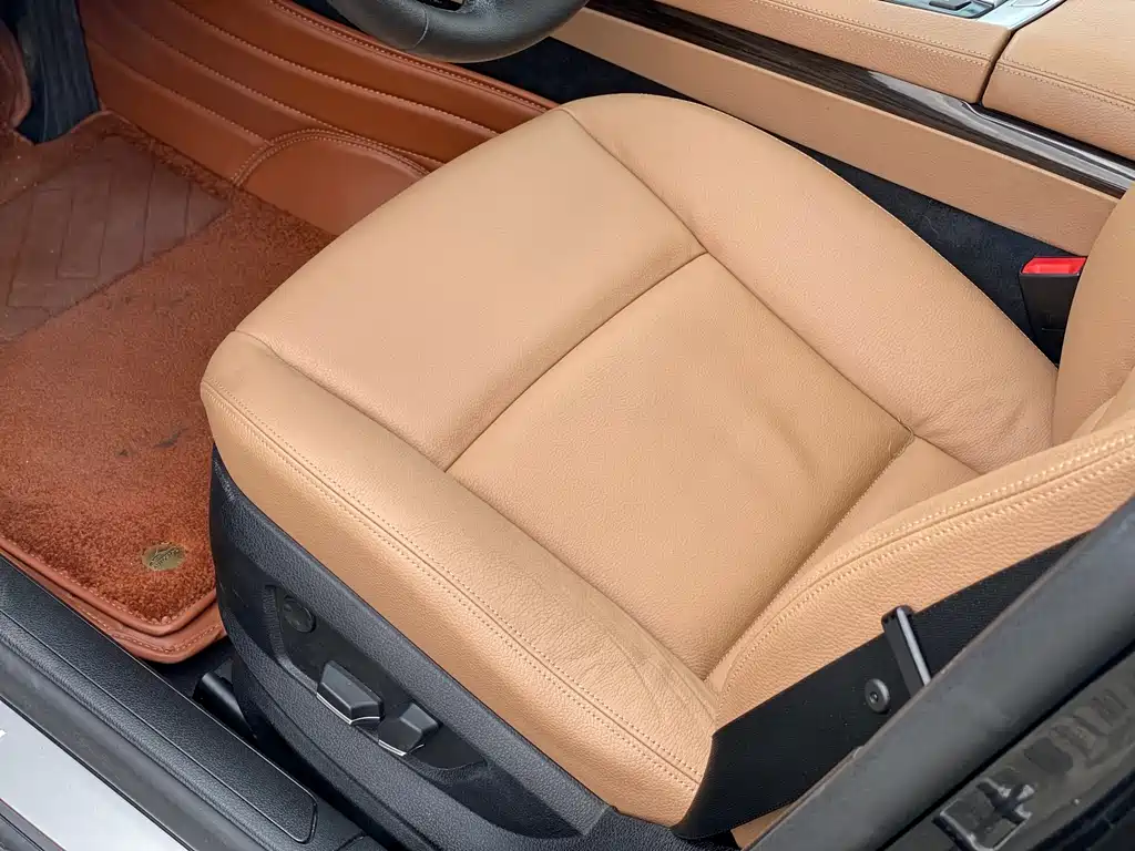 BMW 7 Series 2012 — фото 17