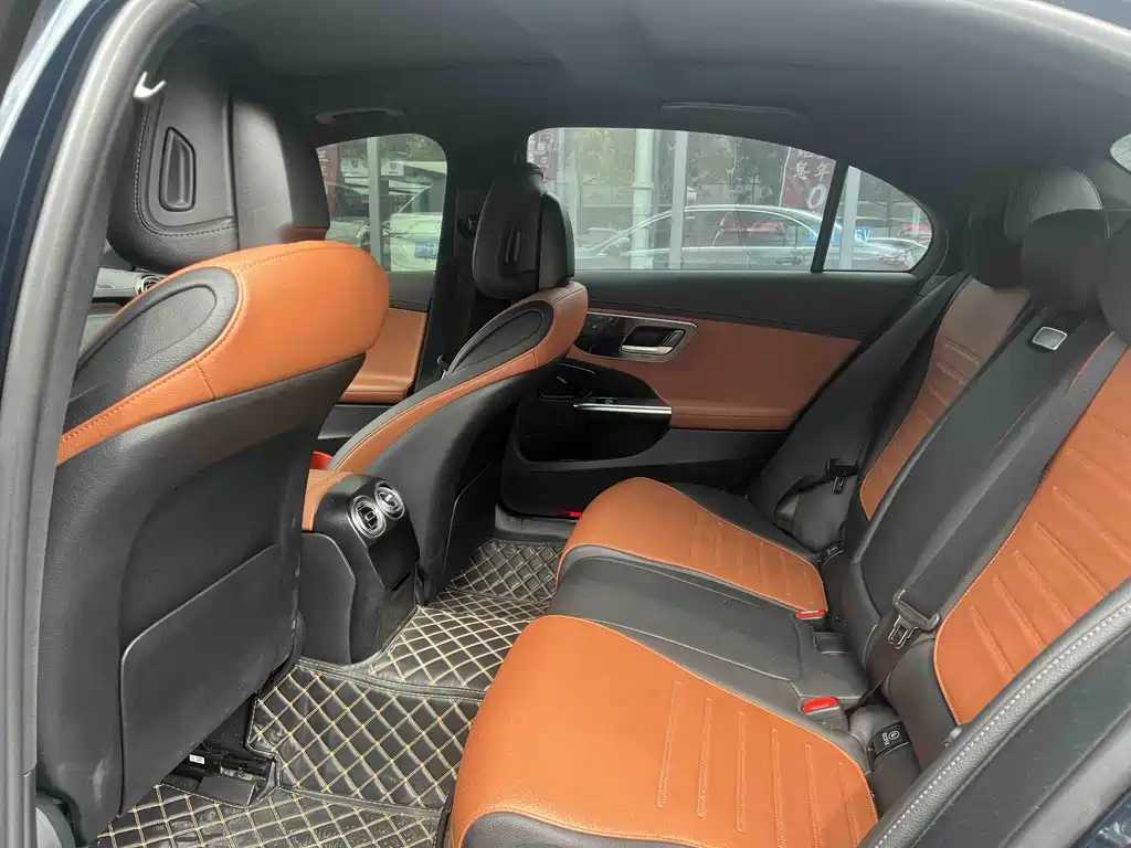 Mercedes-Benz C-Class 2023 — фото 4
