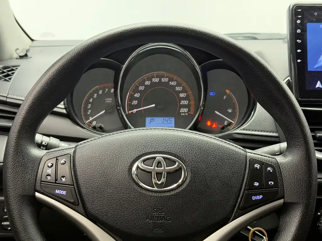 Toyota Yaris L 2021 — фото 10