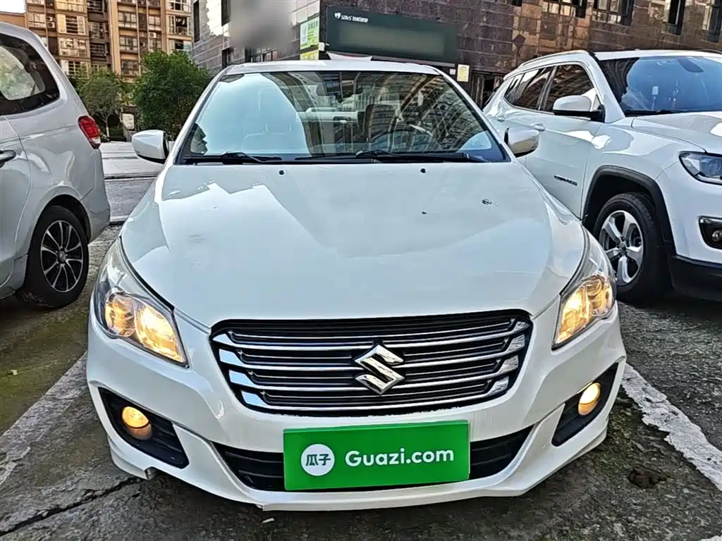 Suzuki Alivio 2016 — фото 3