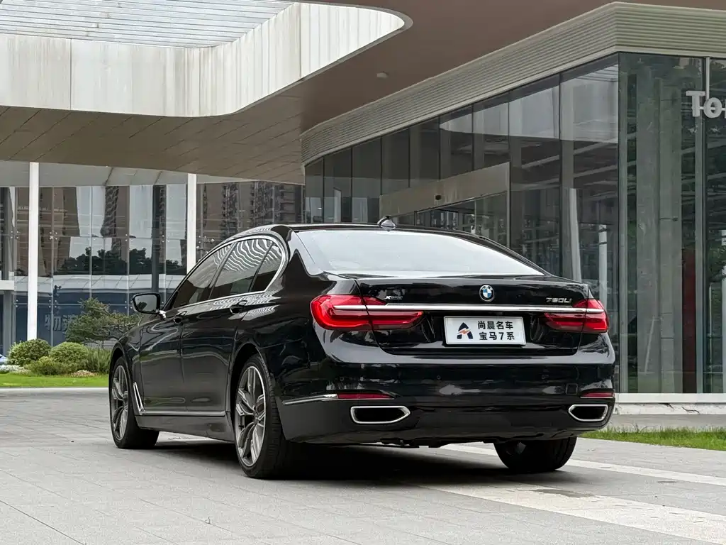 BMW 7 Series 2016 — фото 15