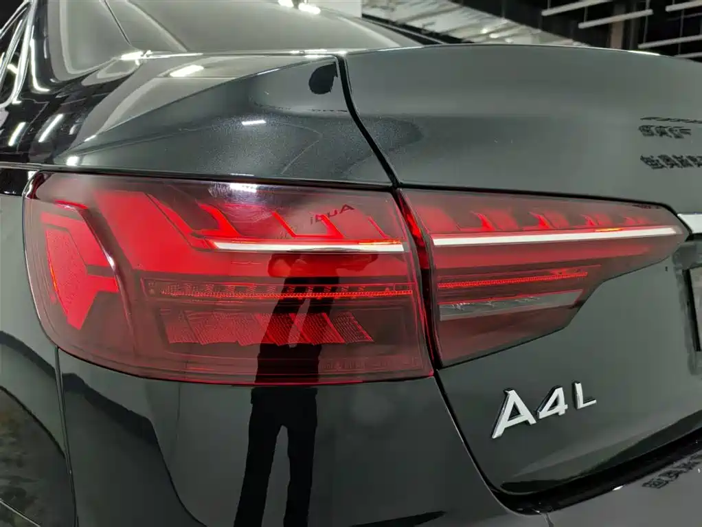Audi A4L 2021 — фото 14