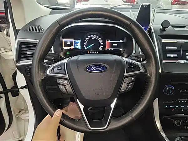 Ford Edge 2015