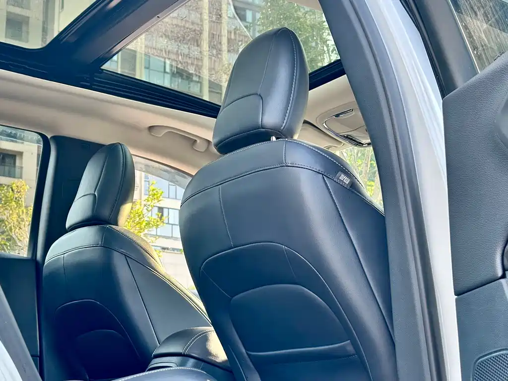 Jeep Cherokee 2018 — фото 25