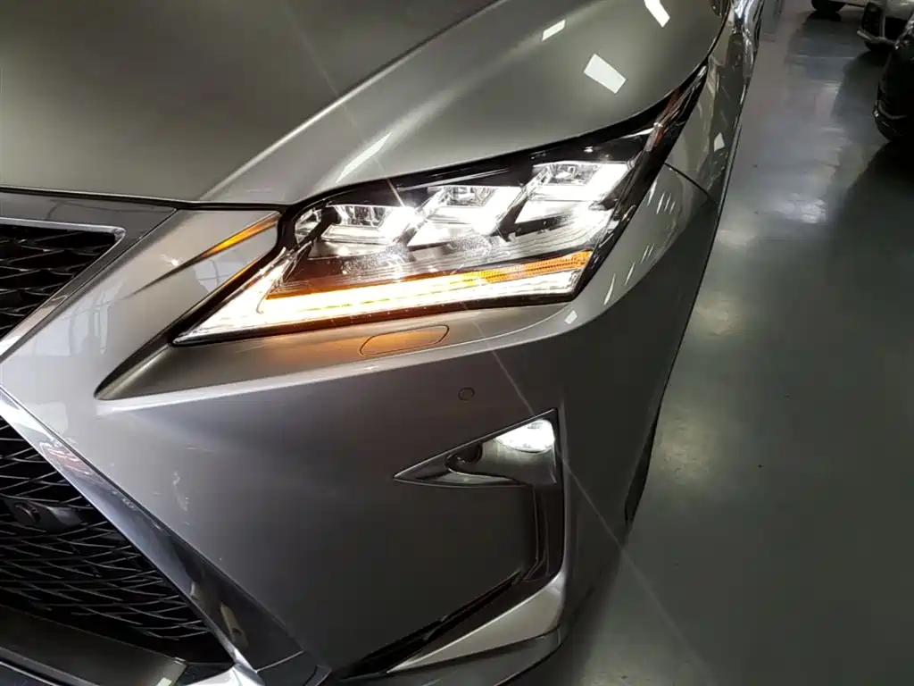 Lexus RX 2018 — фото 24