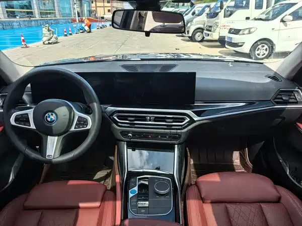 BMW i3 2024