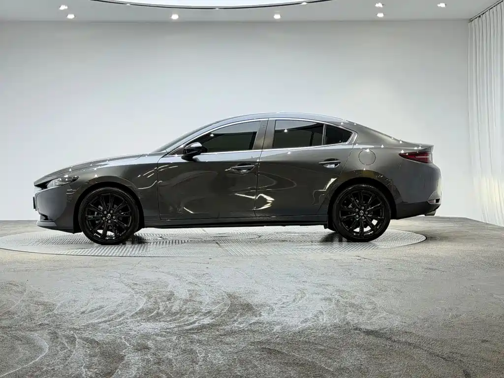 Mazda 3 Axela 2024