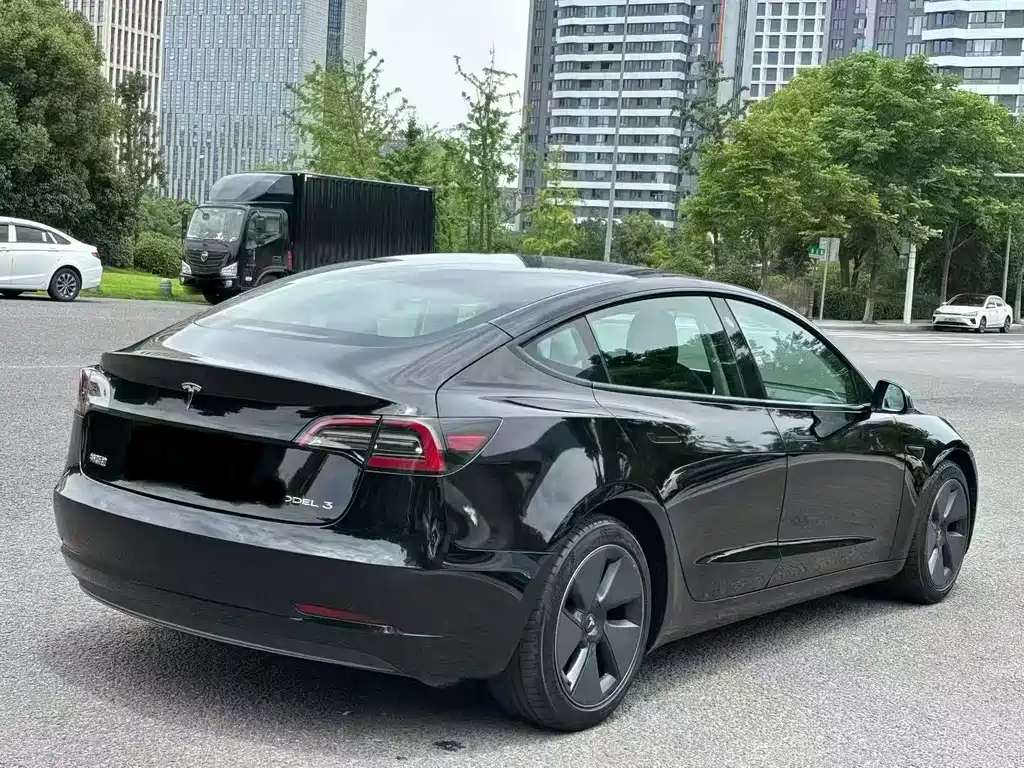 Tesla Model 3 2022 — фото 7