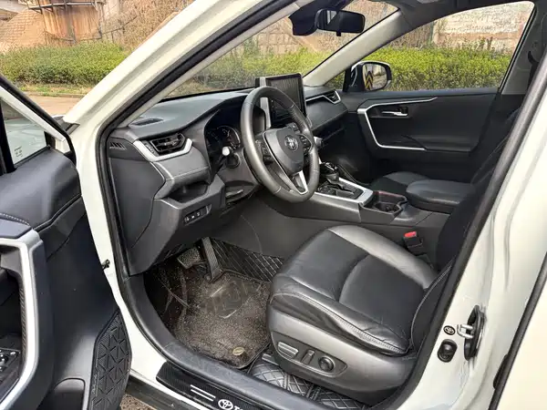 Toyota RAV4 2021