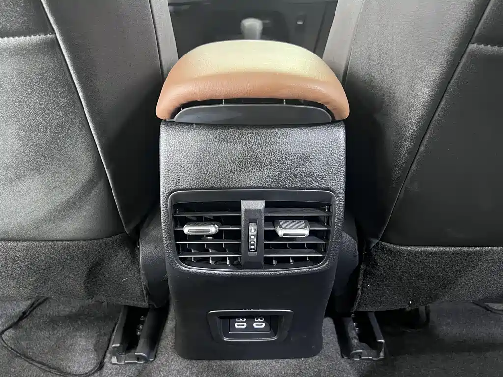 Toyota Corolla 2023 — фото 14