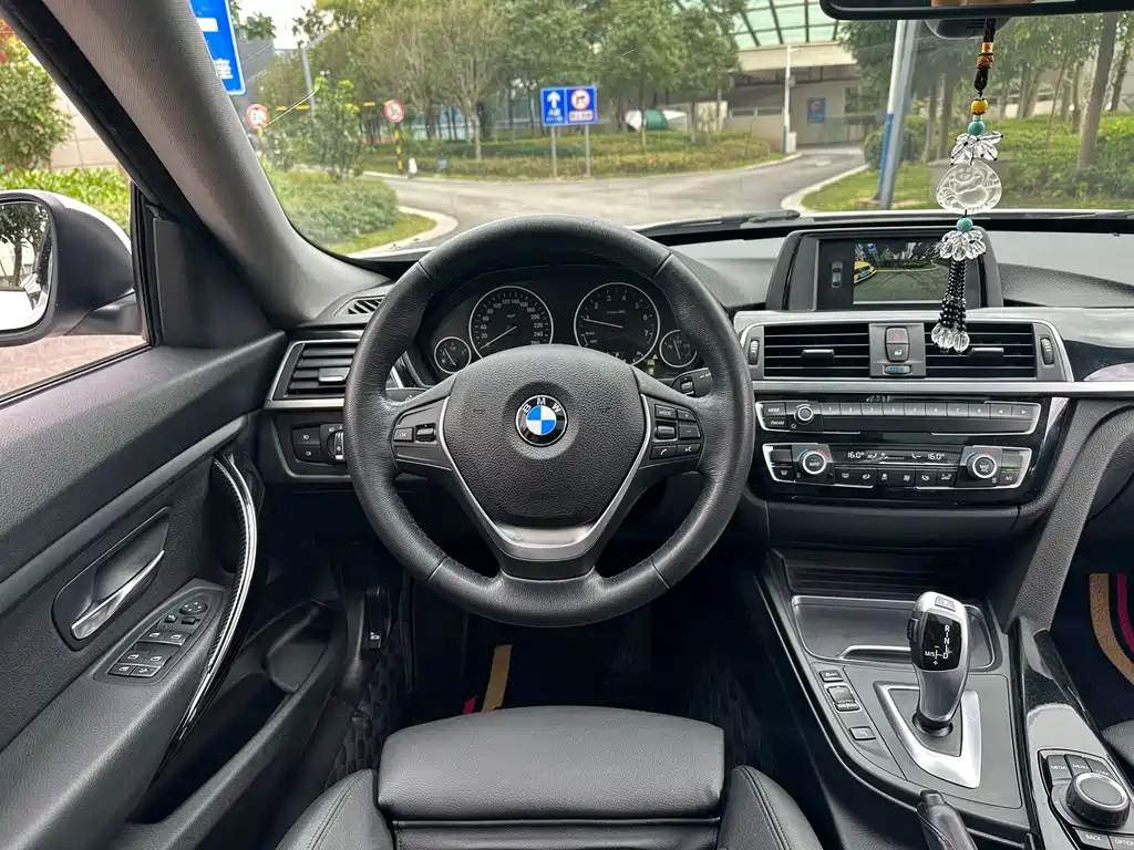 BMW 3 Series GT 2018 — фото 20