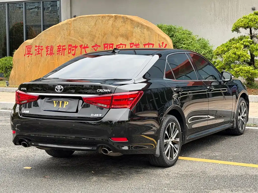 Toyota Crown 2018 — фото 6