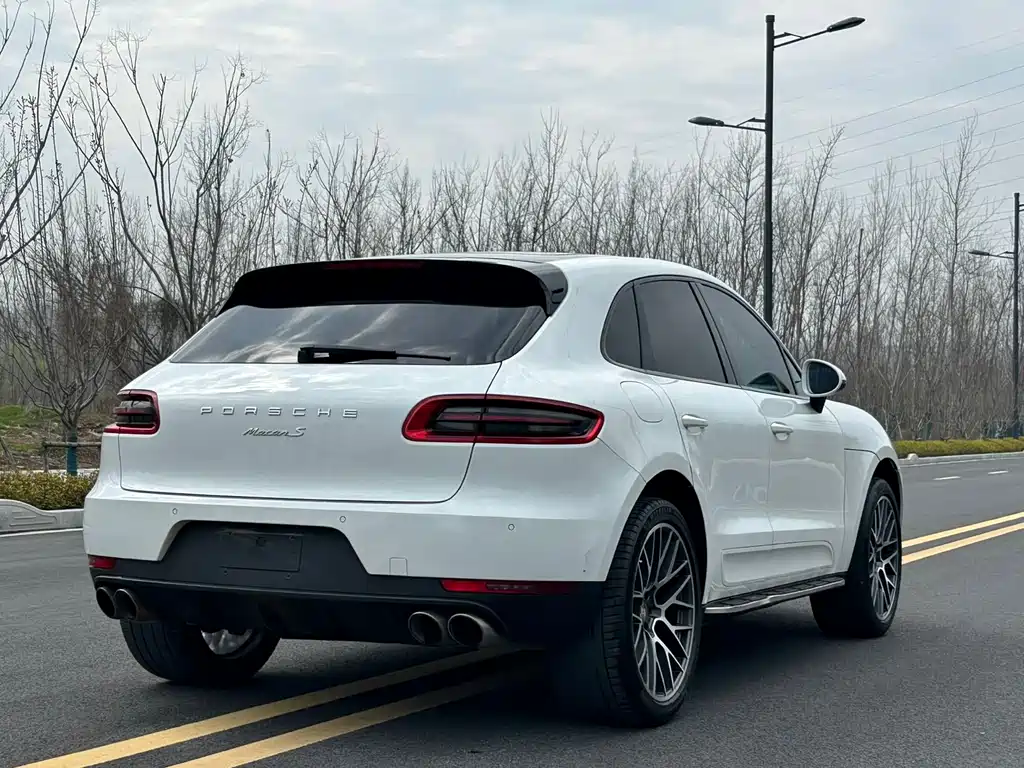 Porsche Macan 2016 — фото 12