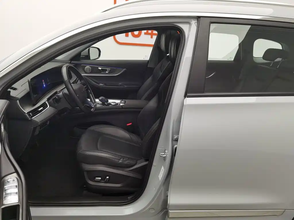 Chery Tiggo 8 PRO New Energy 2023 — фото 10