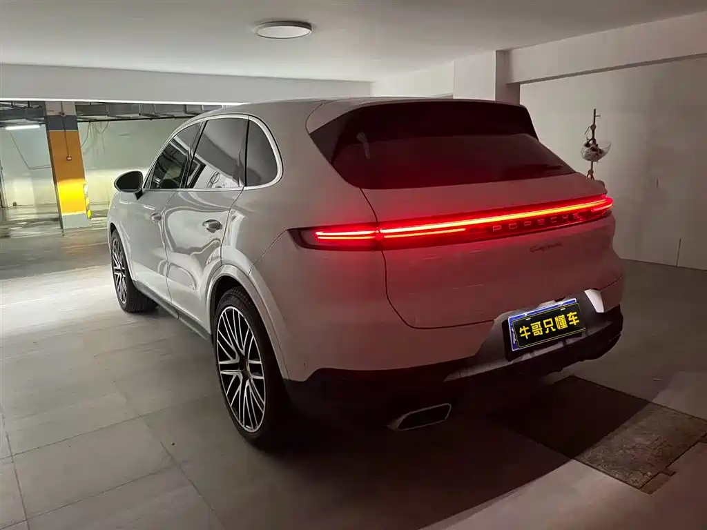 Porsche Cayenne 2024