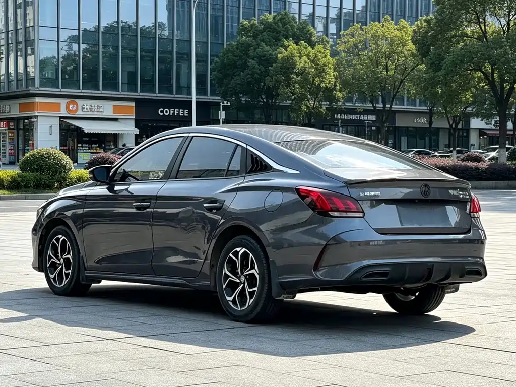 MG 5 2022