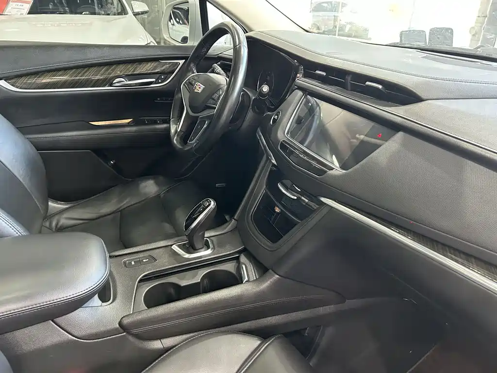 Cadillac XT5 2018 — фото 13