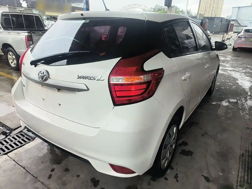 Toyota Yaris L 2019 — фото 7