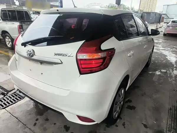 Toyota Yaris L 2019