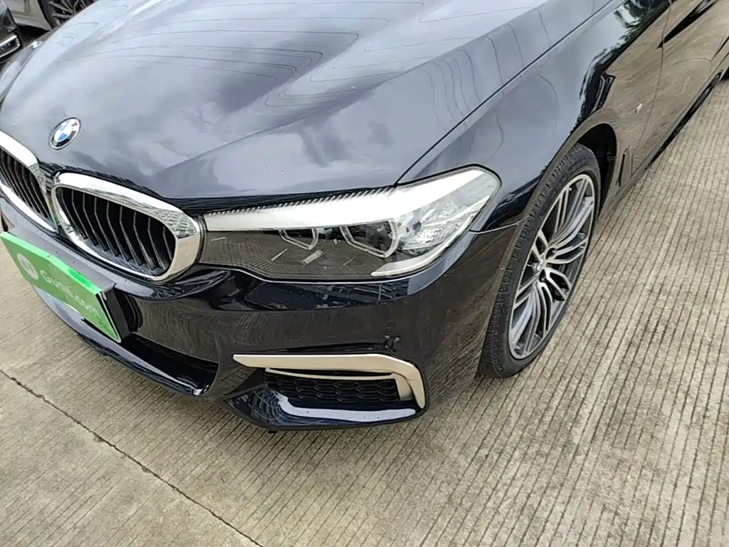 BMW 5 Series 2018 — фото 24
