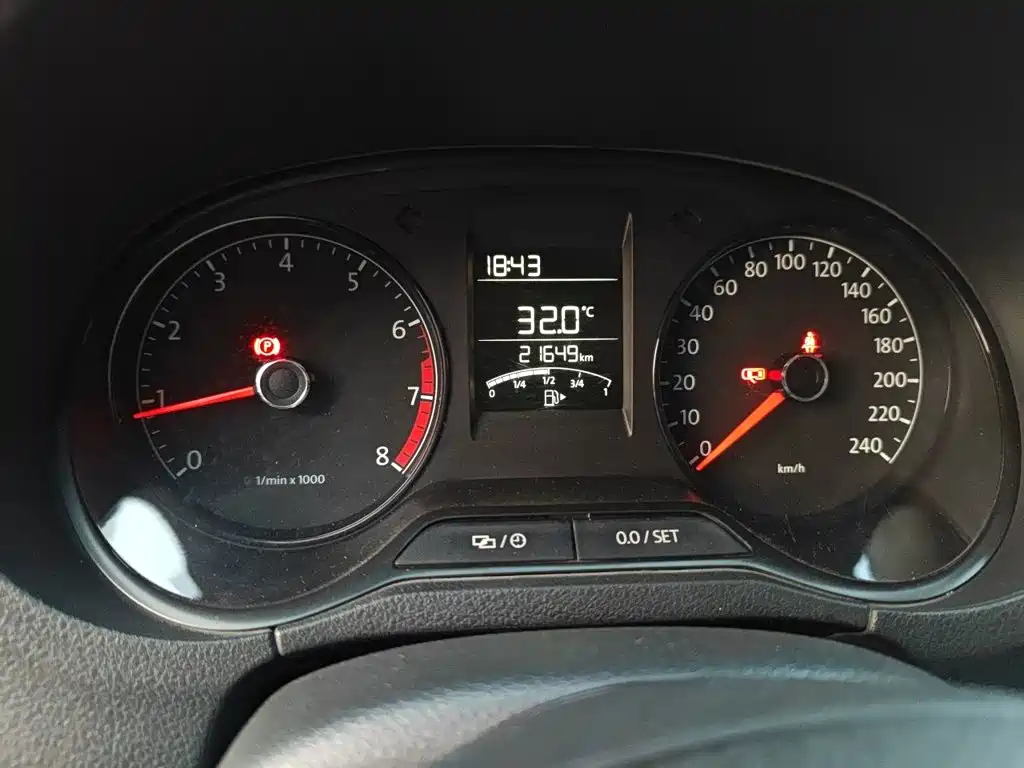 Volkswagen Polo 2015 — фото 13