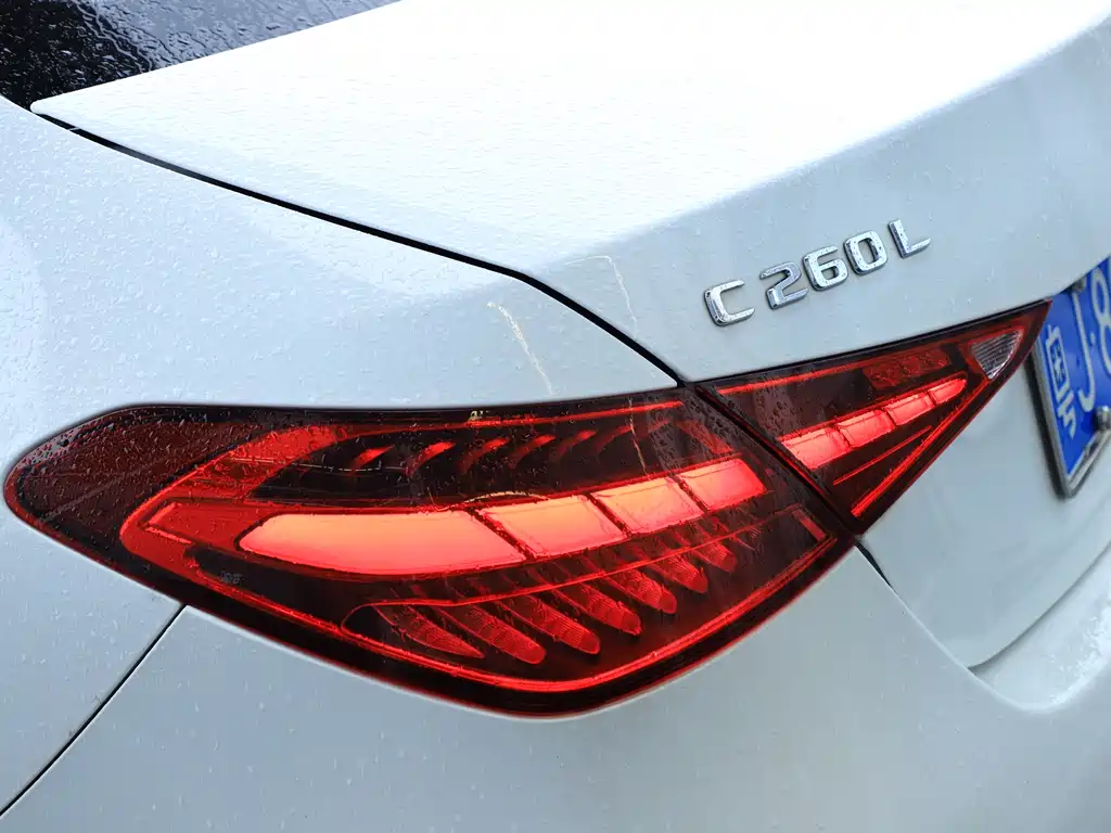 Mercedes-Benz C-Class 2023 — фото 7