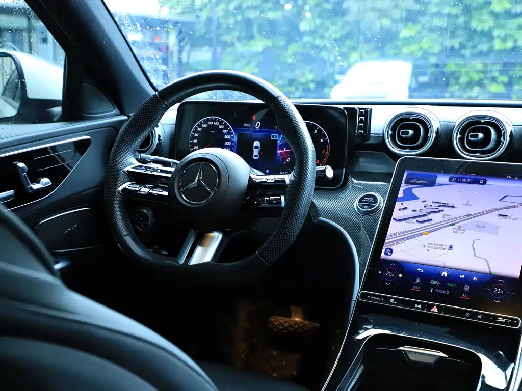 Mercedes-Benz C-Class 2023 — фото 18