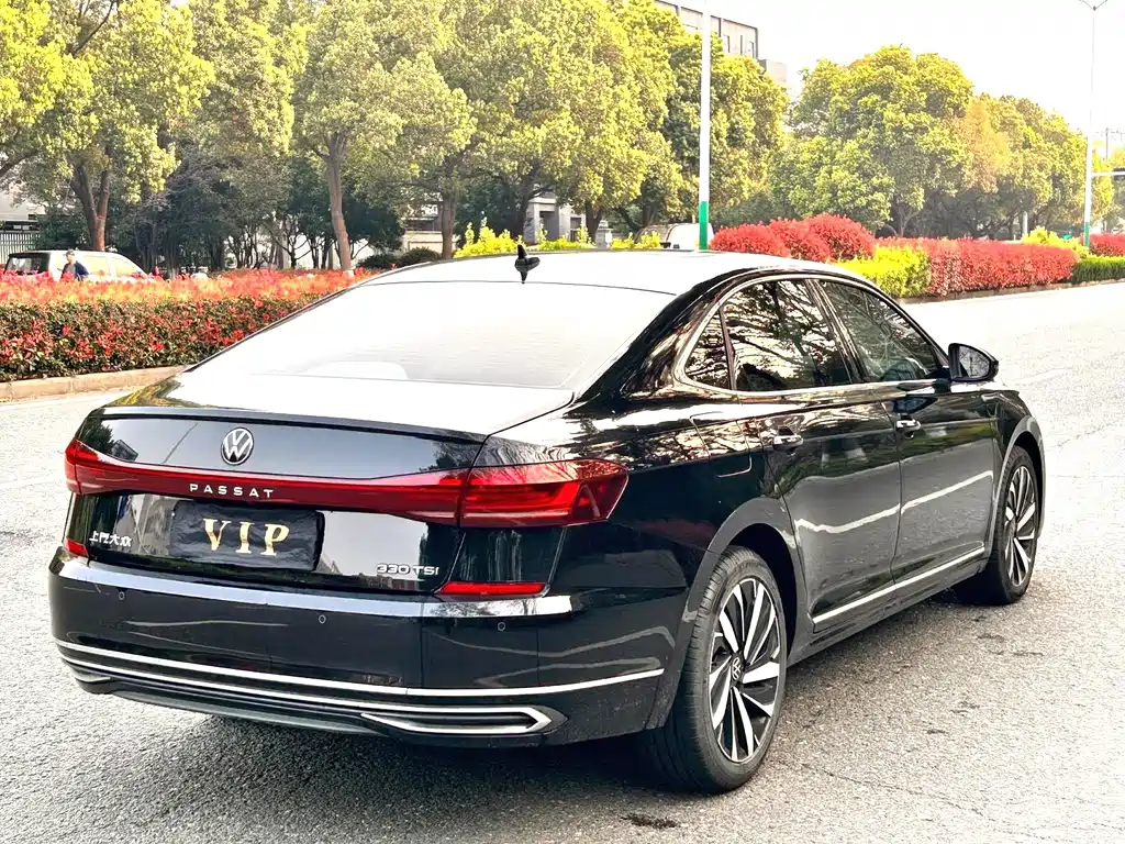 Volkswagen Passat 2022 — фото 6