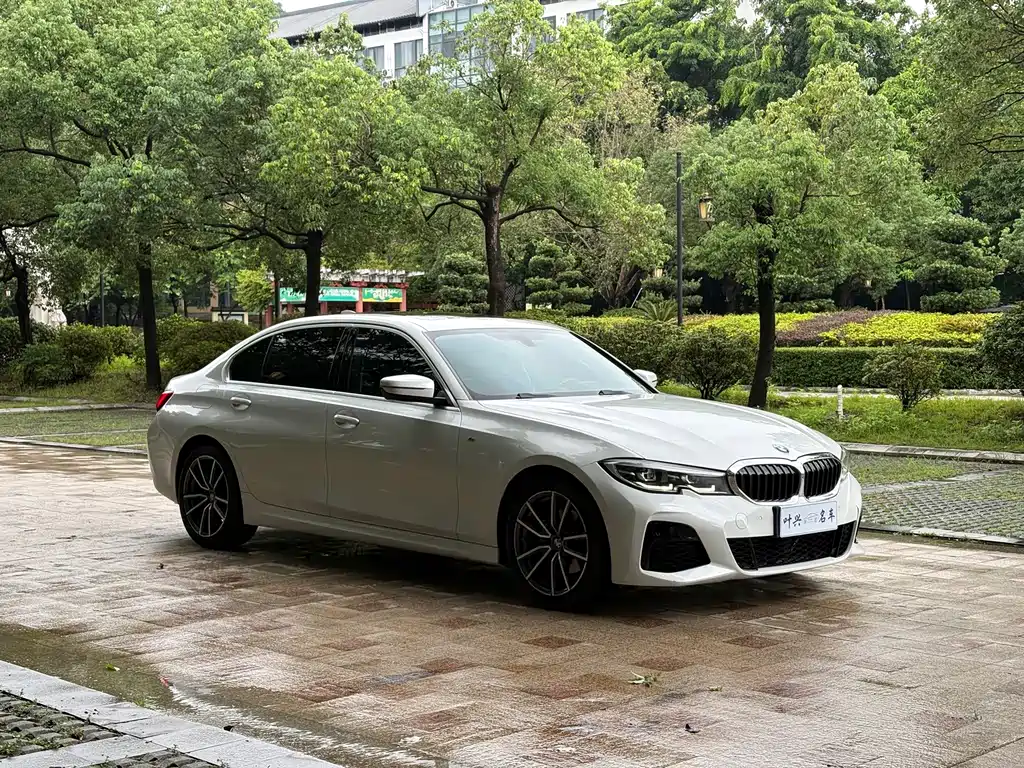 BMW 3 Series 2021