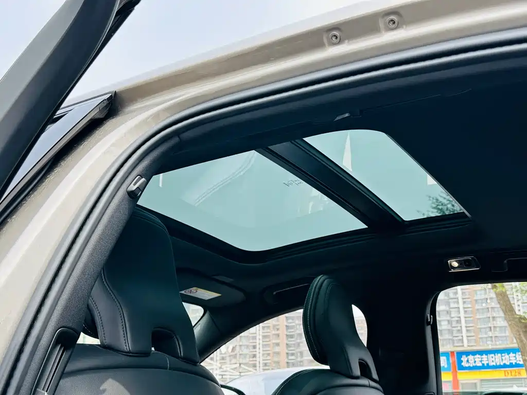 Volvo XC60 PHEV 2021 — фото 13