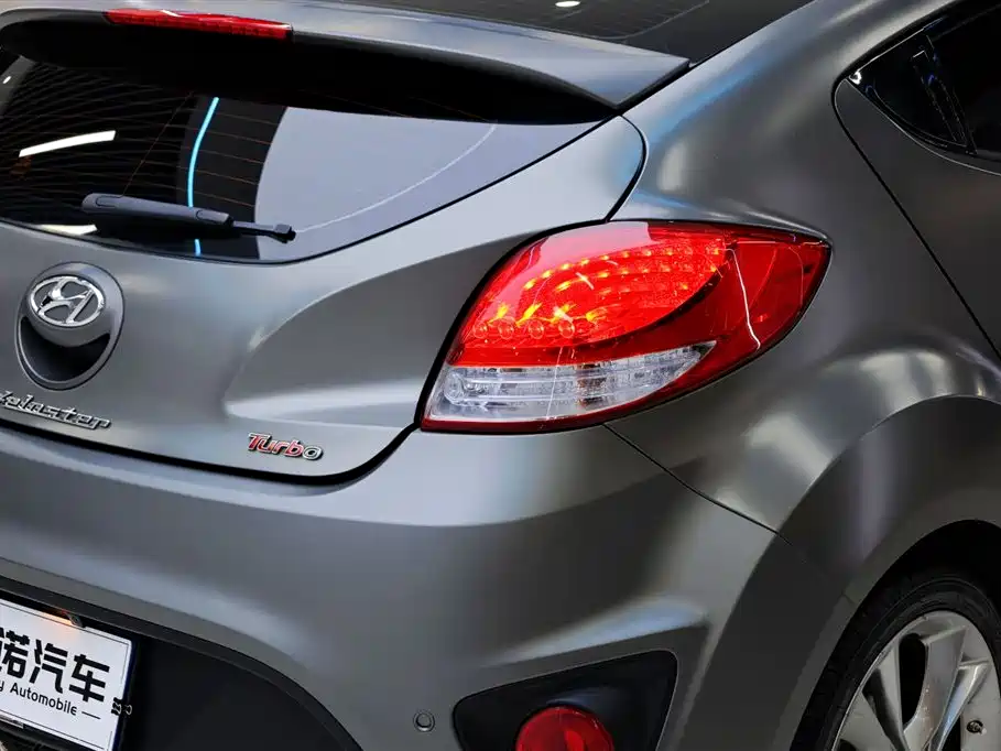 Hyundai Veloster 2015 — фото 15
