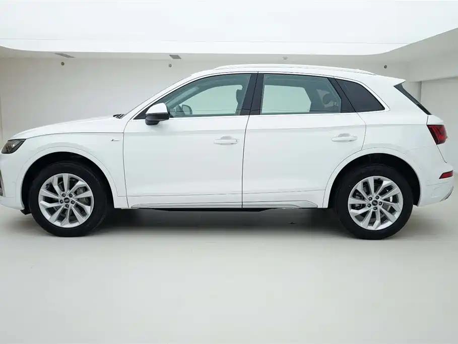Audi Q5L 2021 — фото 3