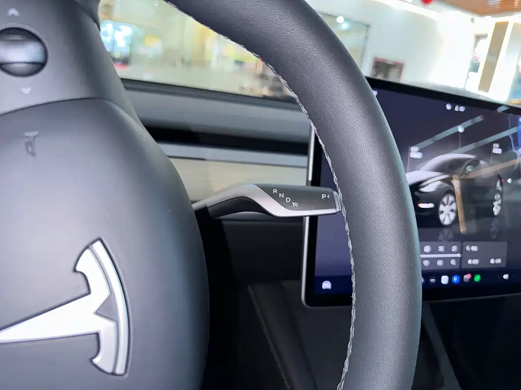 Tesla Model Y 2023 — фото 10
