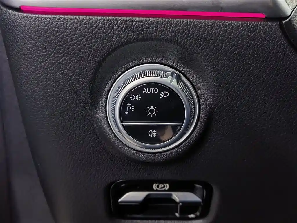 Mercedes-Benz C-Class 2023 — фото 21