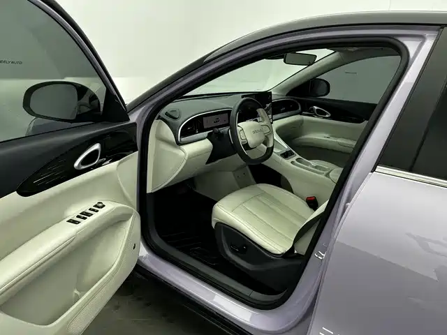 Geely Galaxy Starwish 2025 — фото 11