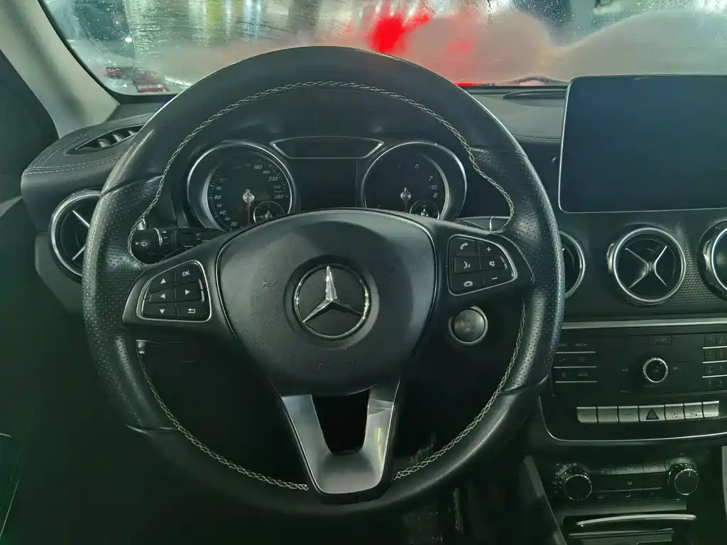 Mercedes-Benz GLA 2018 — фото 7