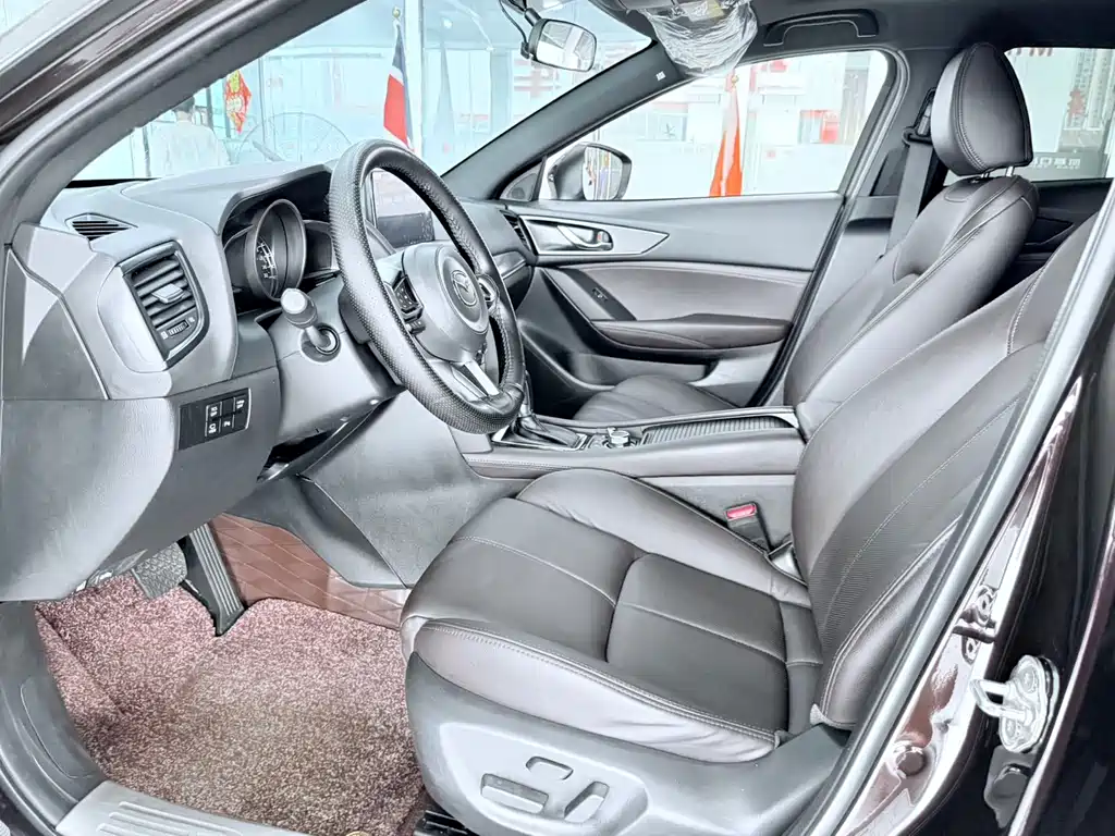 Mazda CX-4 2023
