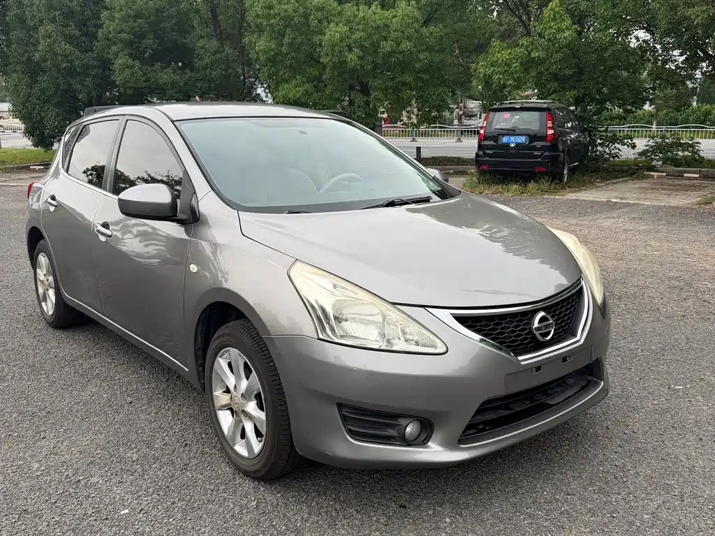 Nissan Tiida 2014