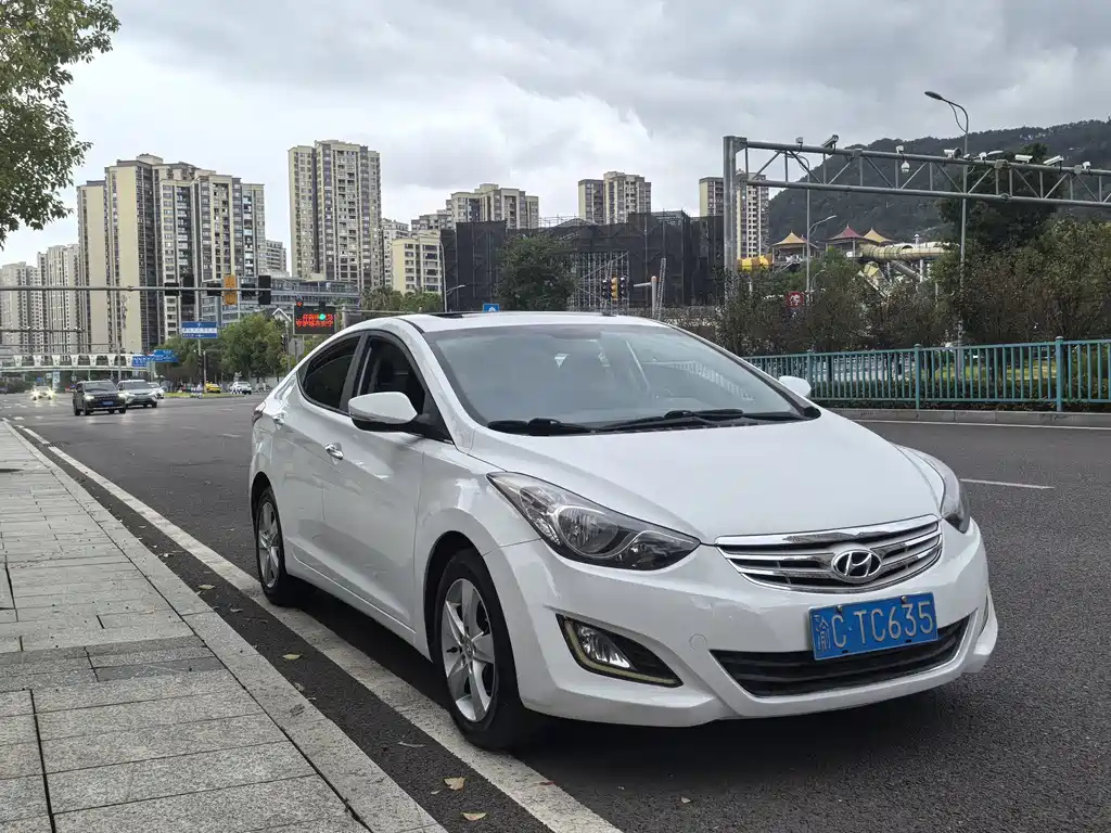 Hyundai Elantra 2013