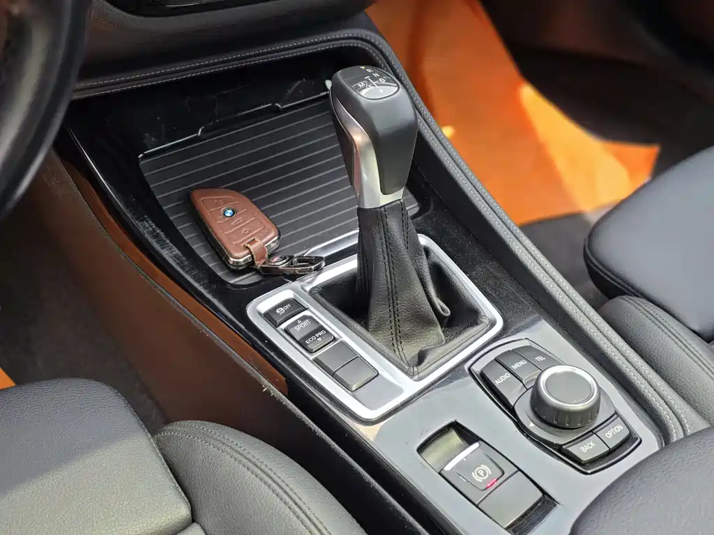 BMW 1 Series 2017 — фото 14
