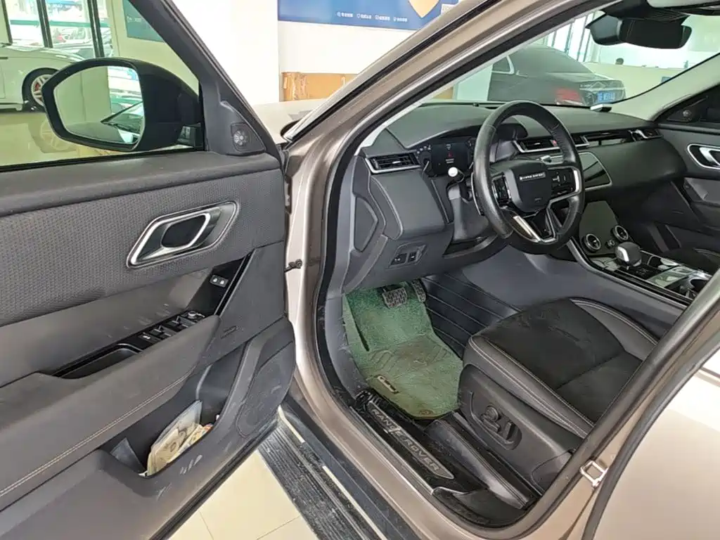 Land Rover Range Rover Velar 2022 — фото 16