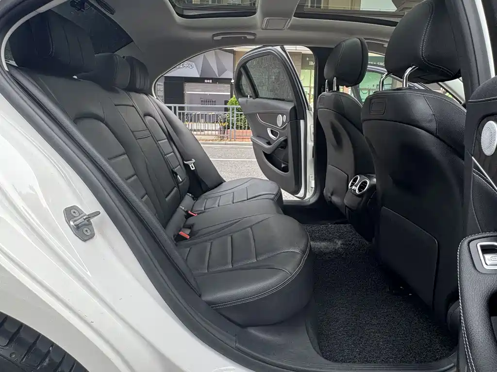Mercedes-Benz C-Class 2018 — фото 17