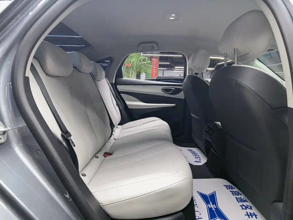 BYD Seal 05 DM-i 2025 — фото 9