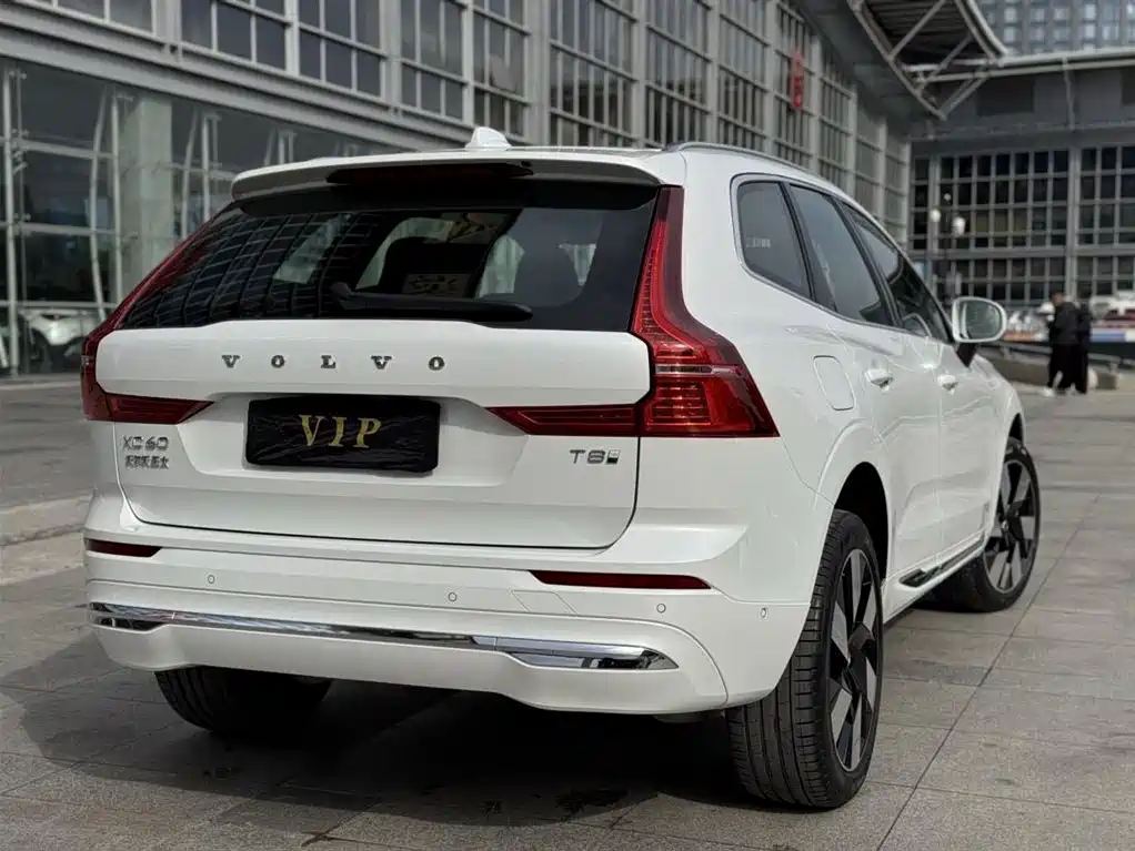 Volvo XC60 PHEV 2024 — фото 5