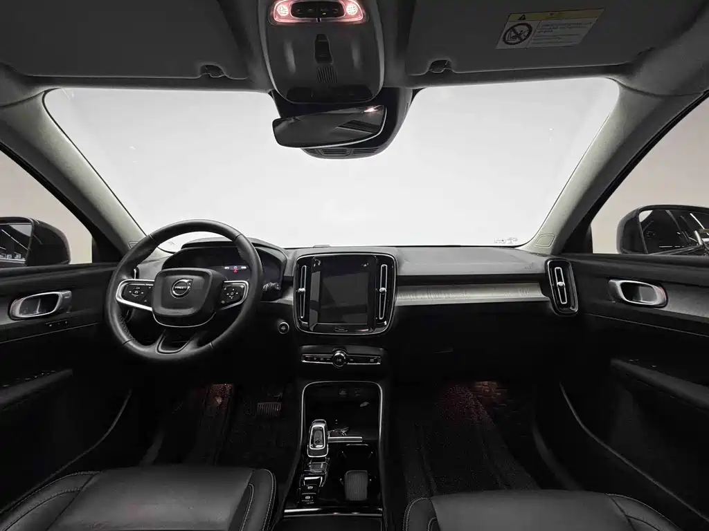 Volvo XC40 2021 — фото 17