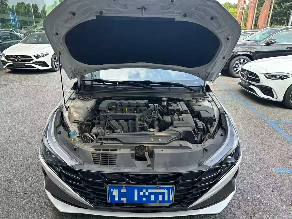 Hyundai Elantra 2022