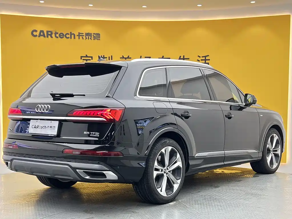 Audi Q7 2023 — фото 28