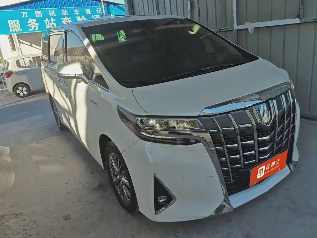 Toyota Alphard 2023 — фото 2