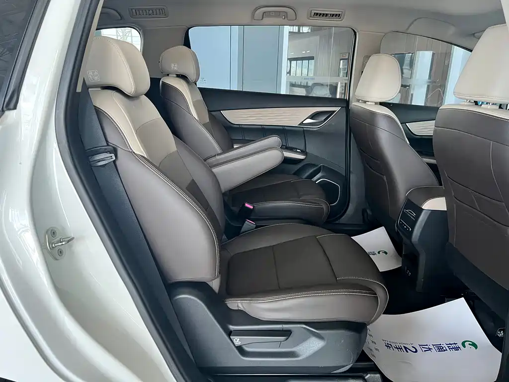 BYD Song MAX New Energy 2023 — фото 10